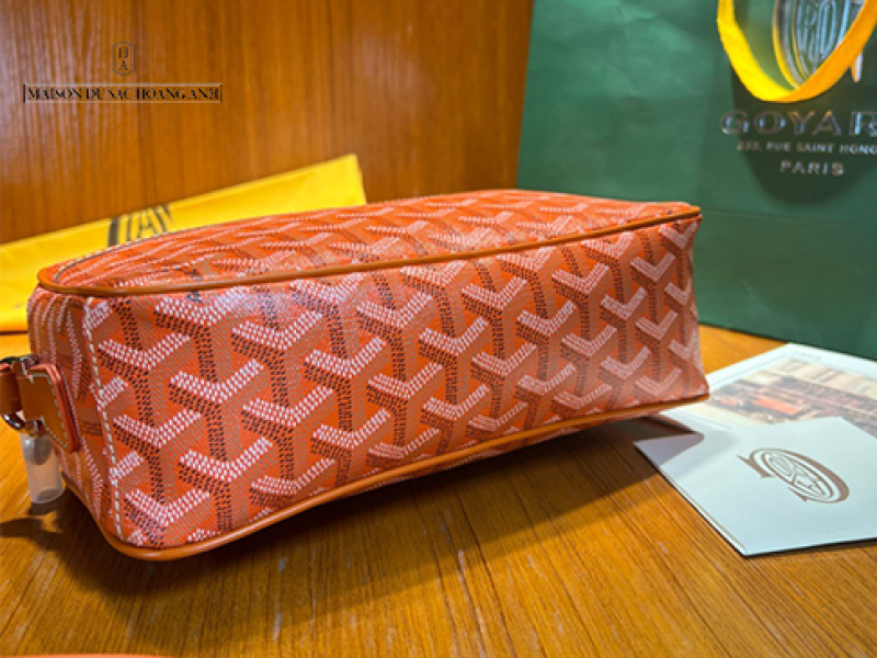 Túi cầm tay Goyard
