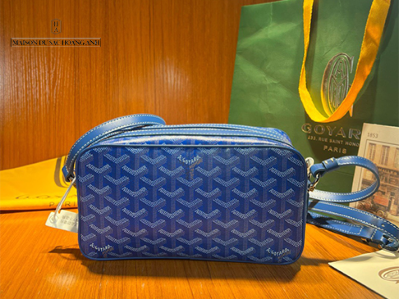 Túi cầm tay Goyard