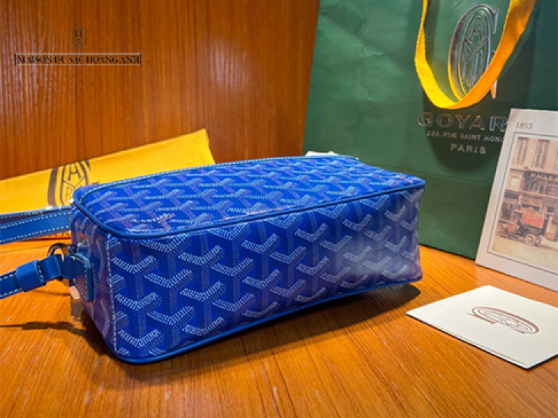 Túi cầm tay Goyard