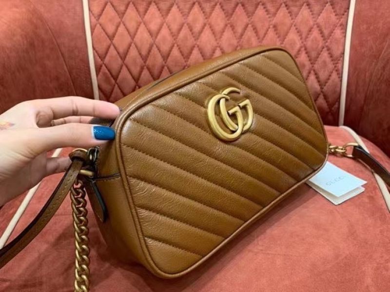 Túi Gucci Marmont small matelassé shoulder bag