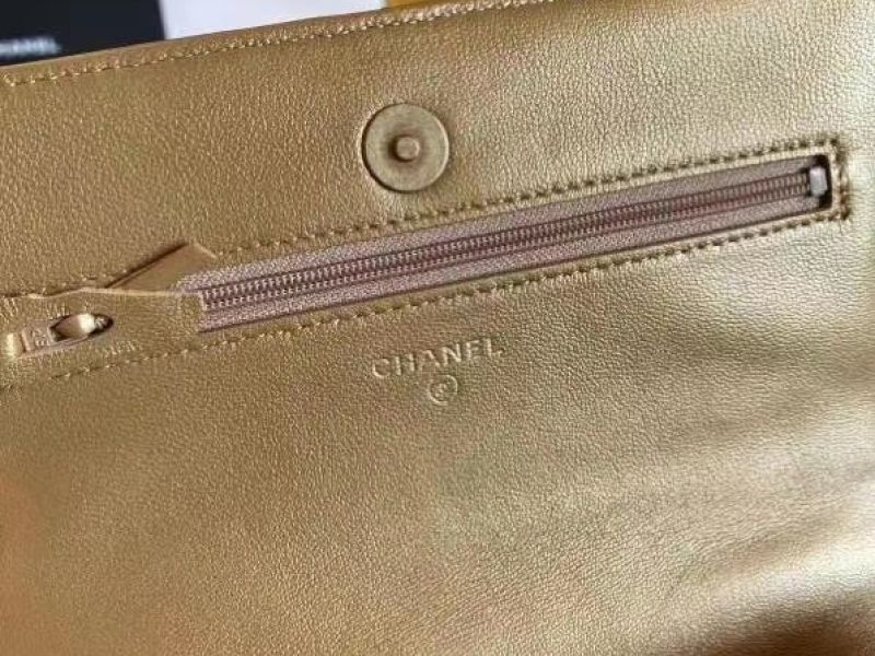 Chanel 19 WOC