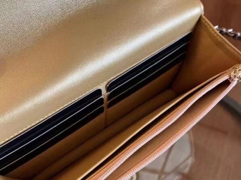 Chanel 19 WOC
