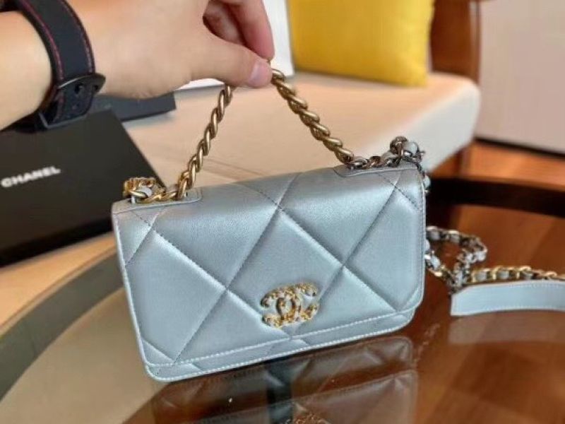Chanel 19 WOC