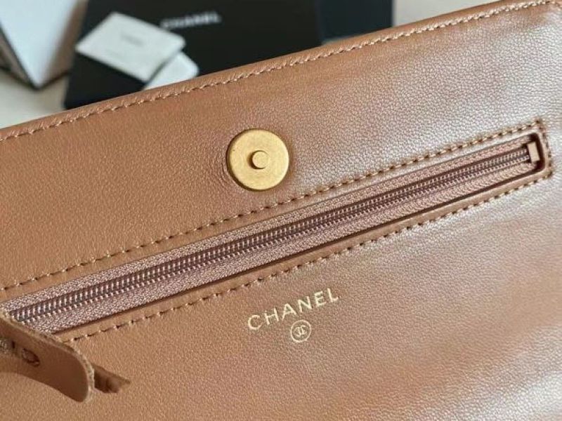 Chanel 19 WOC