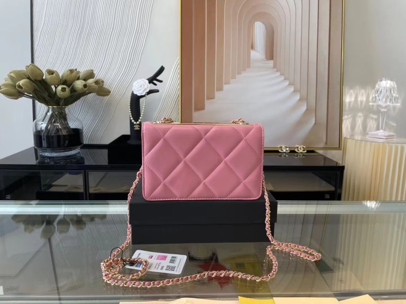 Chanel 19 WOC