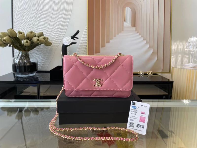 Chanel 19 WOC