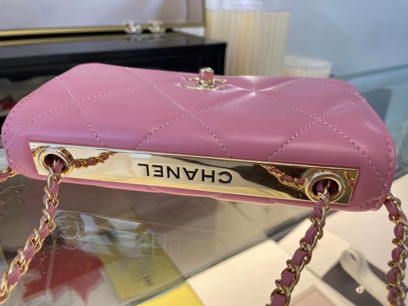 Chanel 19 WOC