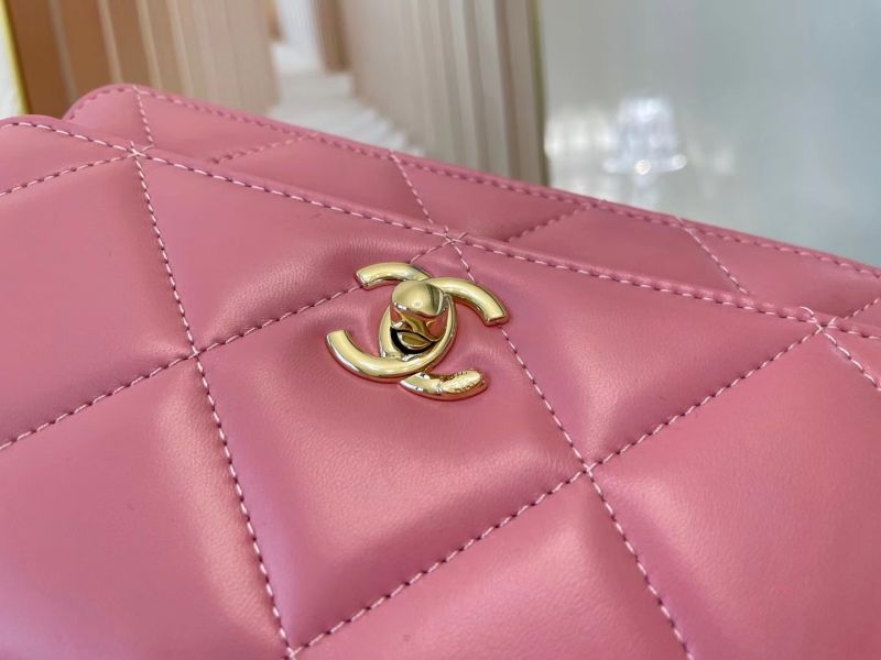 Chanel 19 WOC