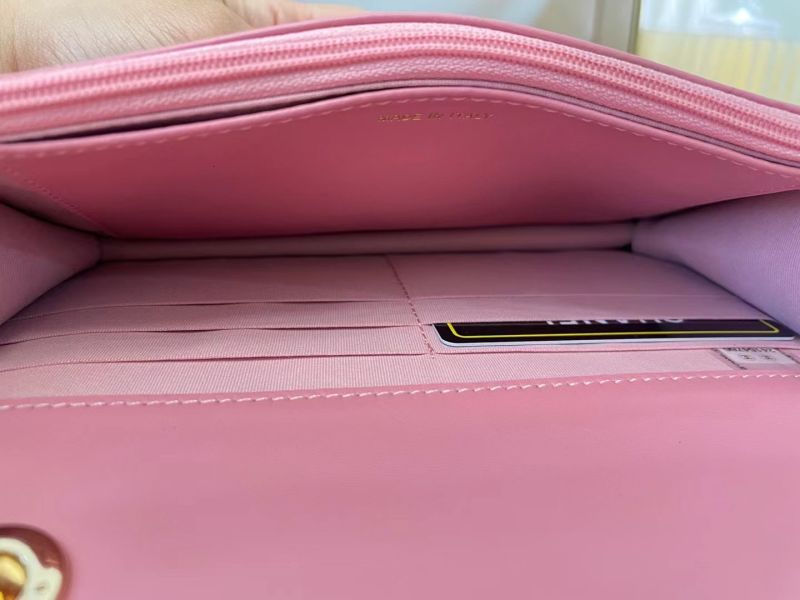 Chanel 19 WOC