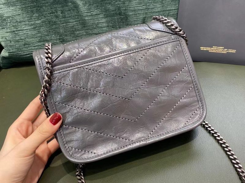 YSL Saint Laurent 24cm