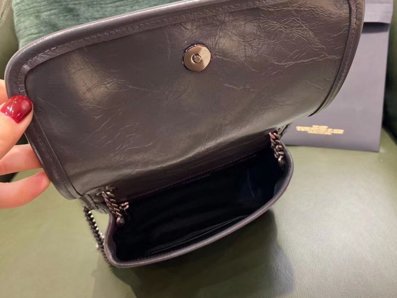 YSL Saint Laurent 24cm