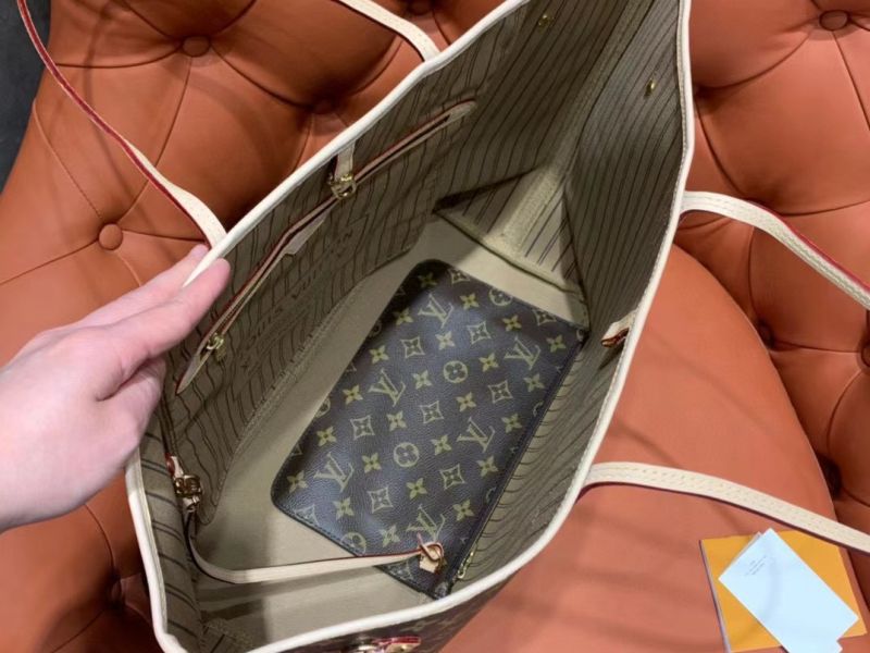 Louis Vuitton Neverfull MM Monogram Canvas